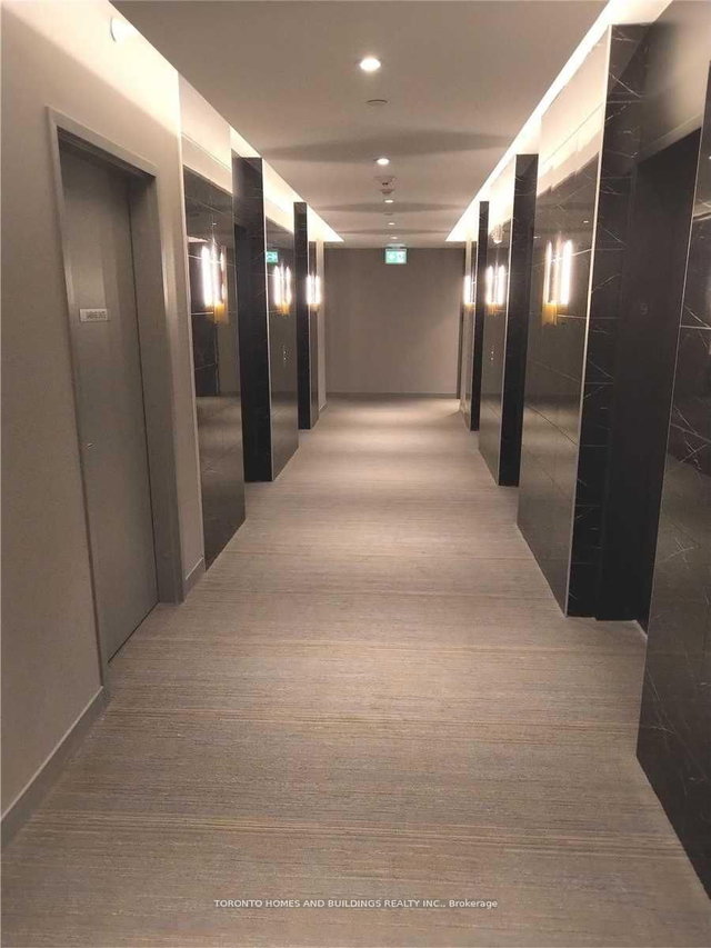 907 - 950 Portage Parkway