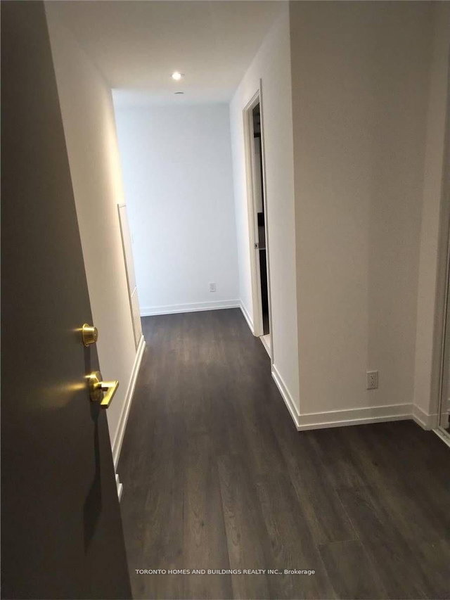 907 - 950 Portage Parkway