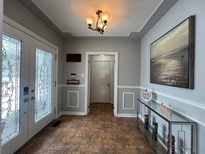 253 Lakeland Crescent, Richmond Hill, Ontario image-0-3