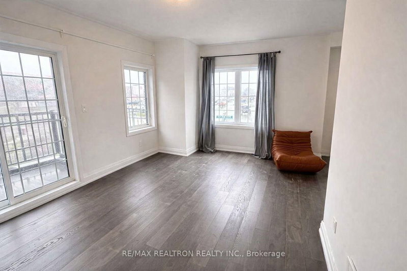 112 clippers Cres, Whitchurch-Stouffville, L4A 4X7 | Image 2