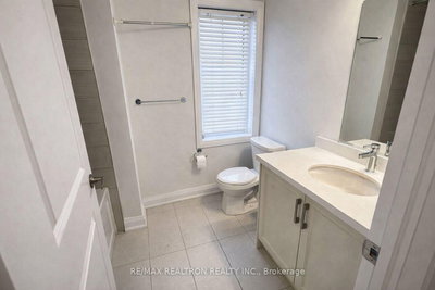 112 clippers Crescent, Whitchurch-Stouffville, Ontario image-0-3