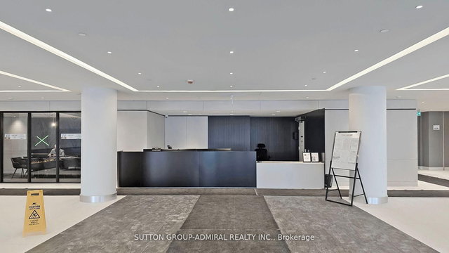 1711 - 30 Upper Mall Way