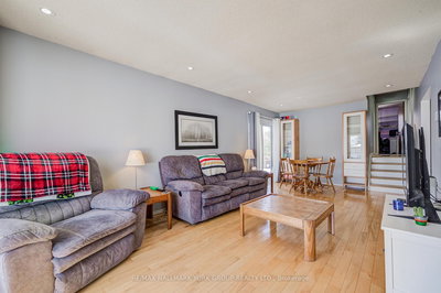 184 Olive Street, East Gwillimbury, Ontario image-0-4