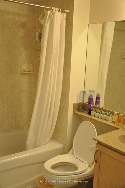 303-7363 Kennedy Road, Markham, Ontario image-0-4