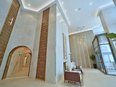 305-1000 Portage Parkway, Vaughan, Ontario image-0-2