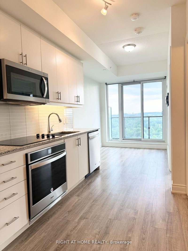 1115 - 9618 Yonge St, Richmond Hill, L4C 0X5 | Image 2