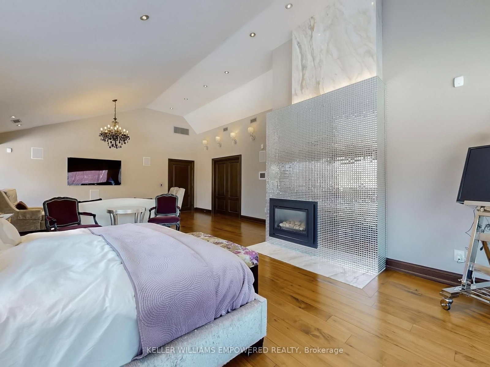 Detached House for sale at 43 Woodland Acres Crescent, Vaughan, Ontario, L6A 1G1 - Rural Vaughan - MLS: N12820636