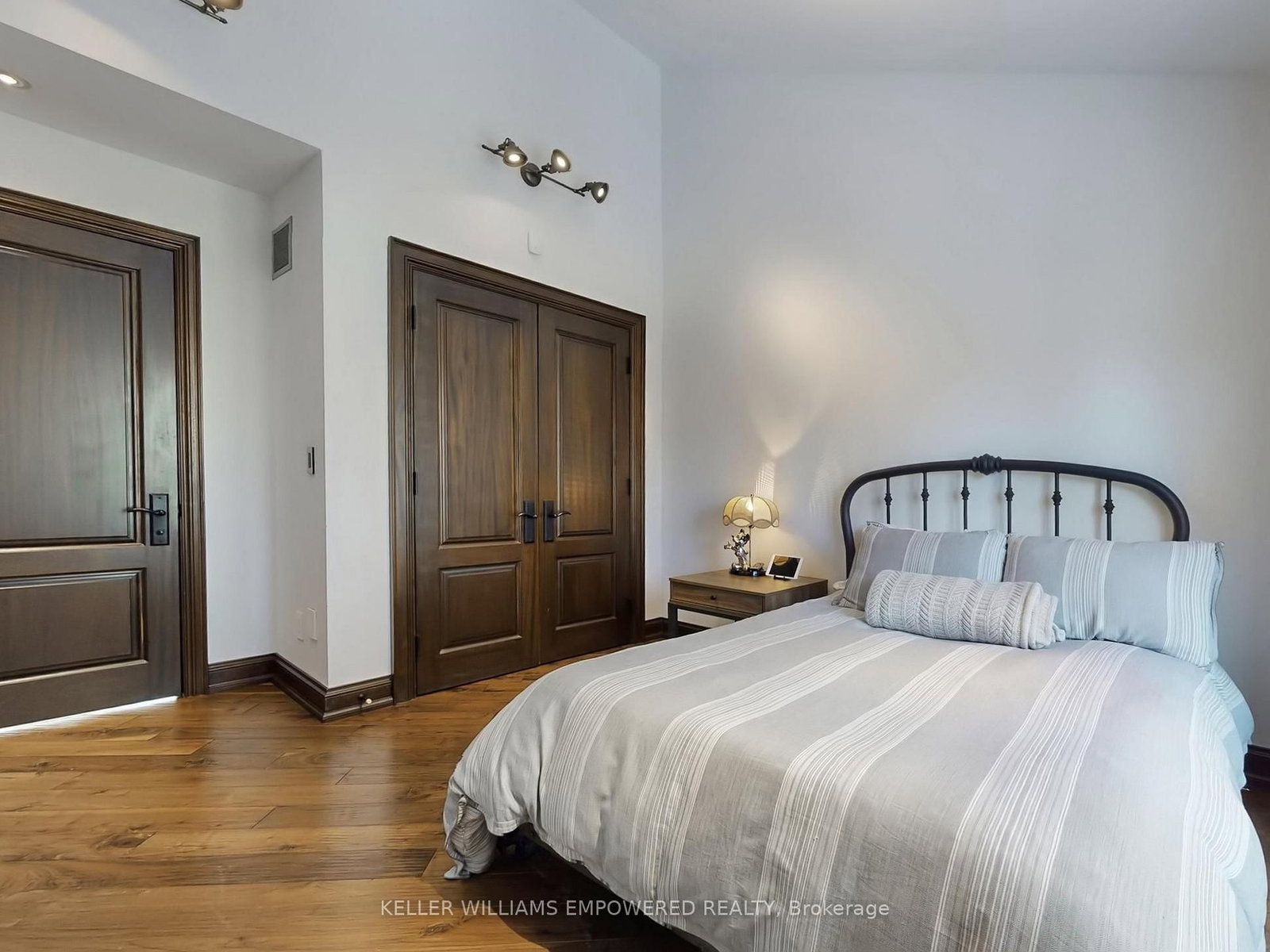 Detached House for sale at 43 Woodland Acres Crescent, Vaughan, Ontario, L6A 1G1 - Rural Vaughan - MLS: N12820636