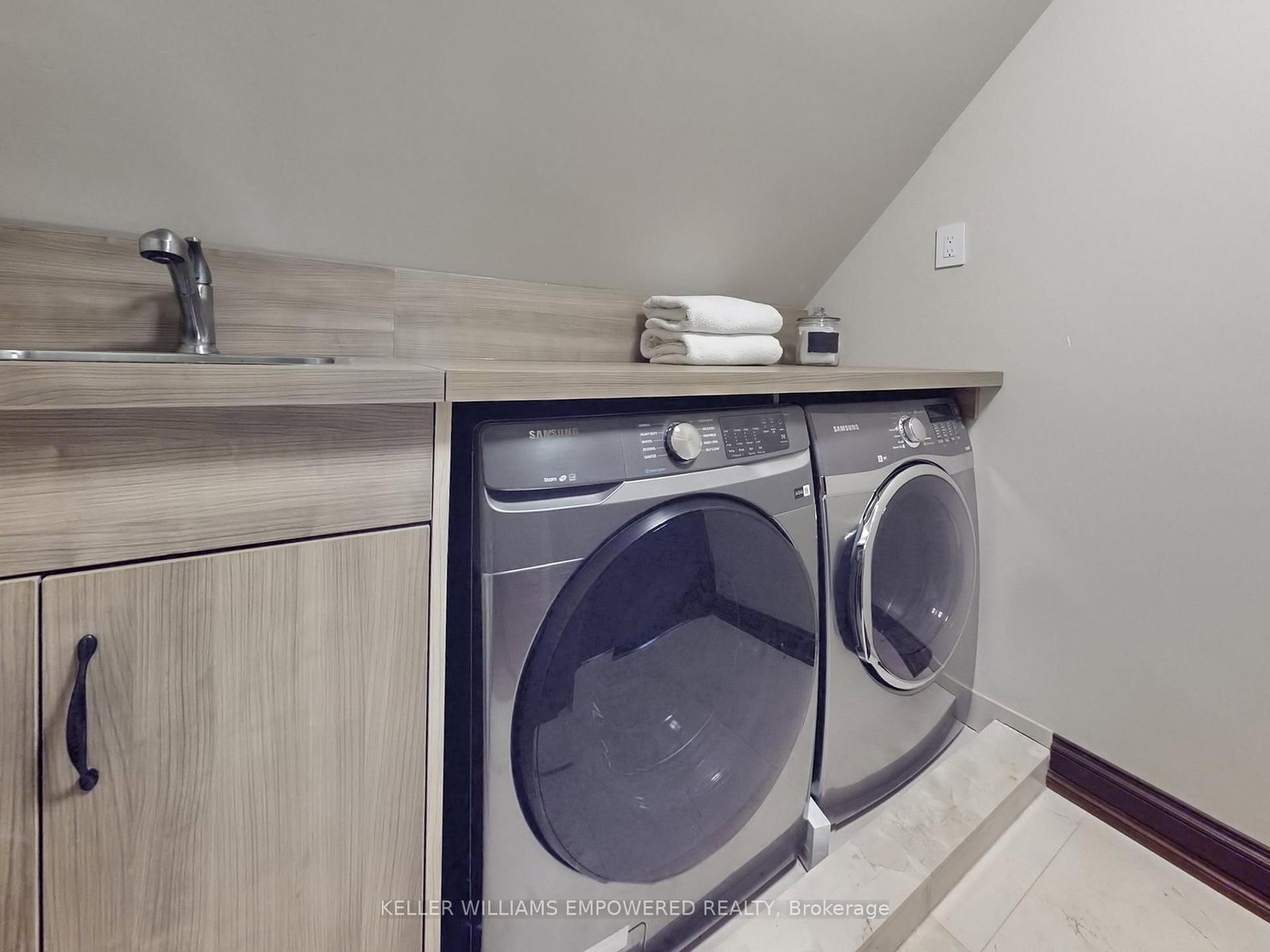 Detached House for sale at 43 Woodland Acres Crescent, Vaughan, Ontario, L6A 1G1 - Rural Vaughan - MLS: N12820636