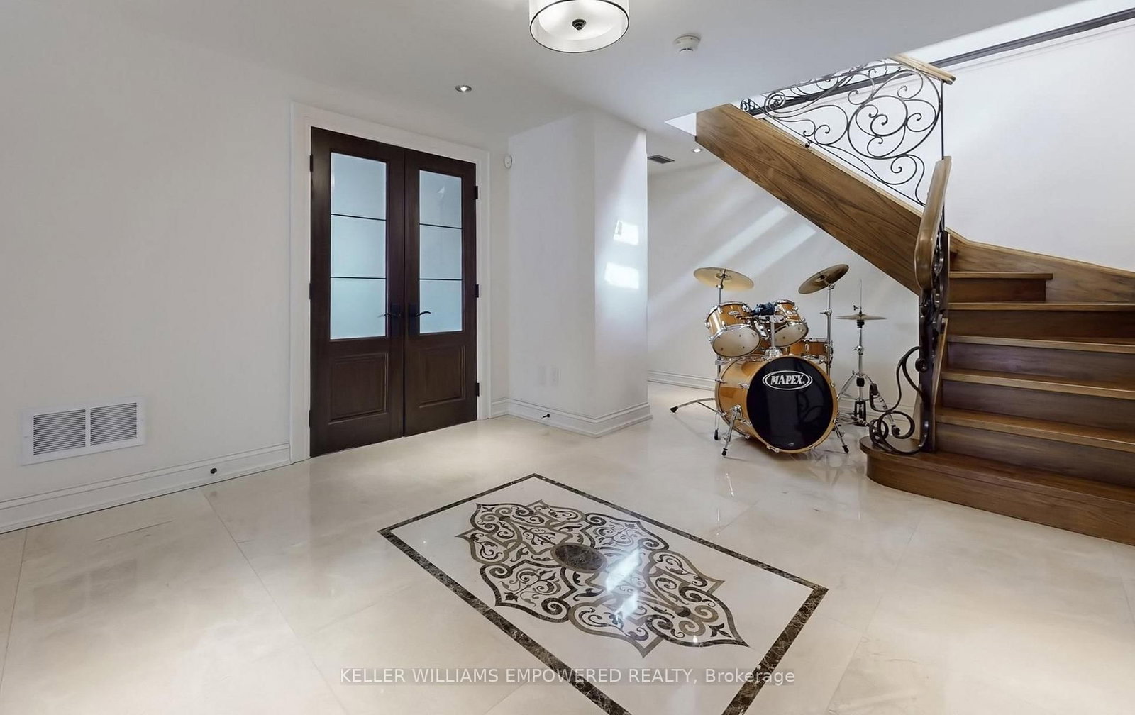 Detached House for sale at 43 Woodland Acres Crescent, Vaughan, Ontario, L6A 1G1 - Rural Vaughan - MLS: N12820636