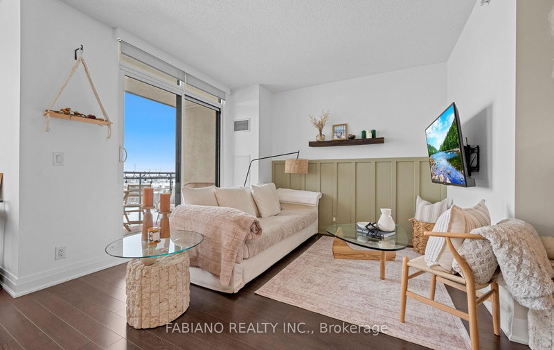 815 - 24 Woodstream Blvd, Vaughan, L4L 8C4 | Image 3