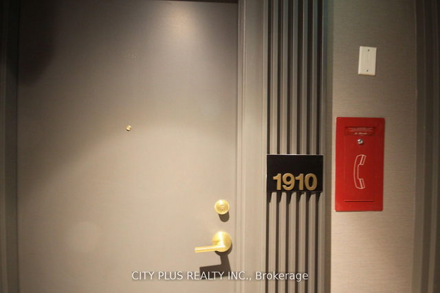 1910 - 950 Portage Parkway