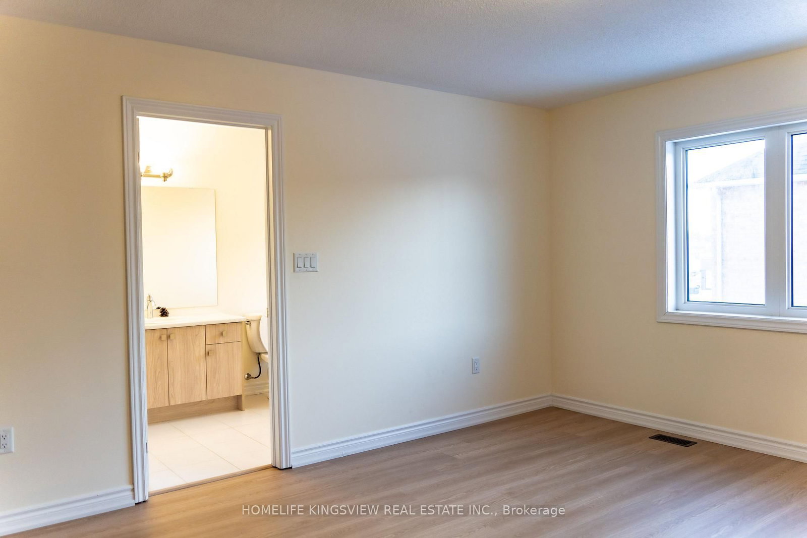 Townhouse for sale at 2146 Speare Court, Innisfil, Ontario, L9S 0M9 - Alcona - MLS: N12823532