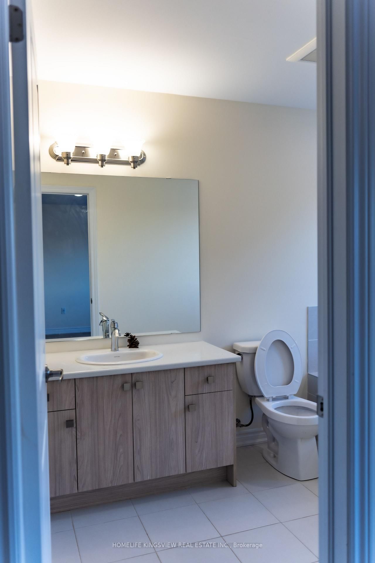 Townhouse for sale at 2146 Speare Court, Innisfil, Ontario, L9S 0M9 - Alcona - MLS: N12823532