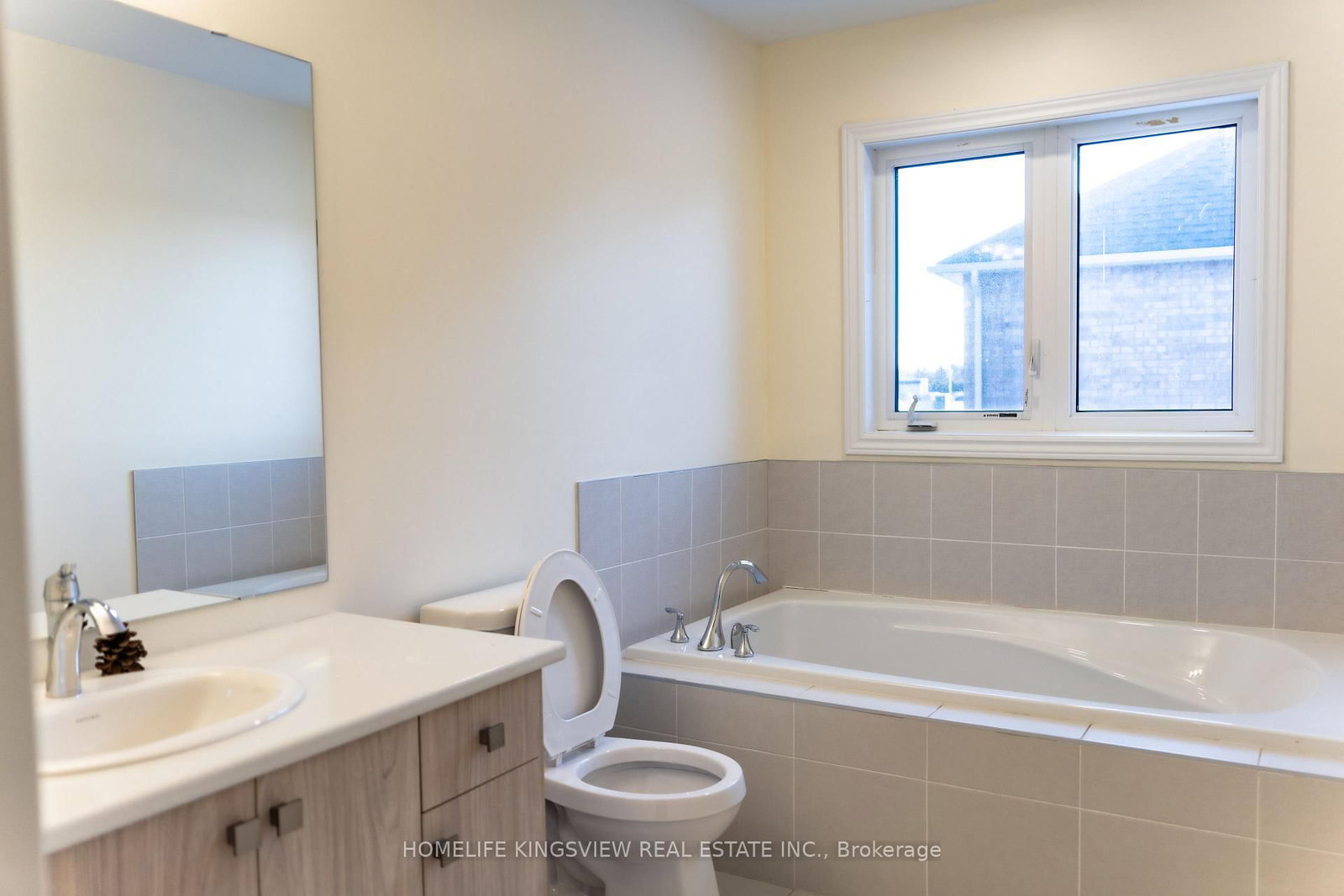 Townhouse for sale at 2146 Speare Court, Innisfil, Ontario, L9S 0M9 - Alcona - MLS: N12823532