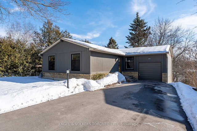 870 Boronia Crescent