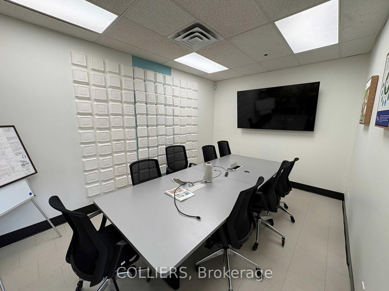 100 Harry Walker Pkwy, Newmarket, L3Y 7B2 | Image 2