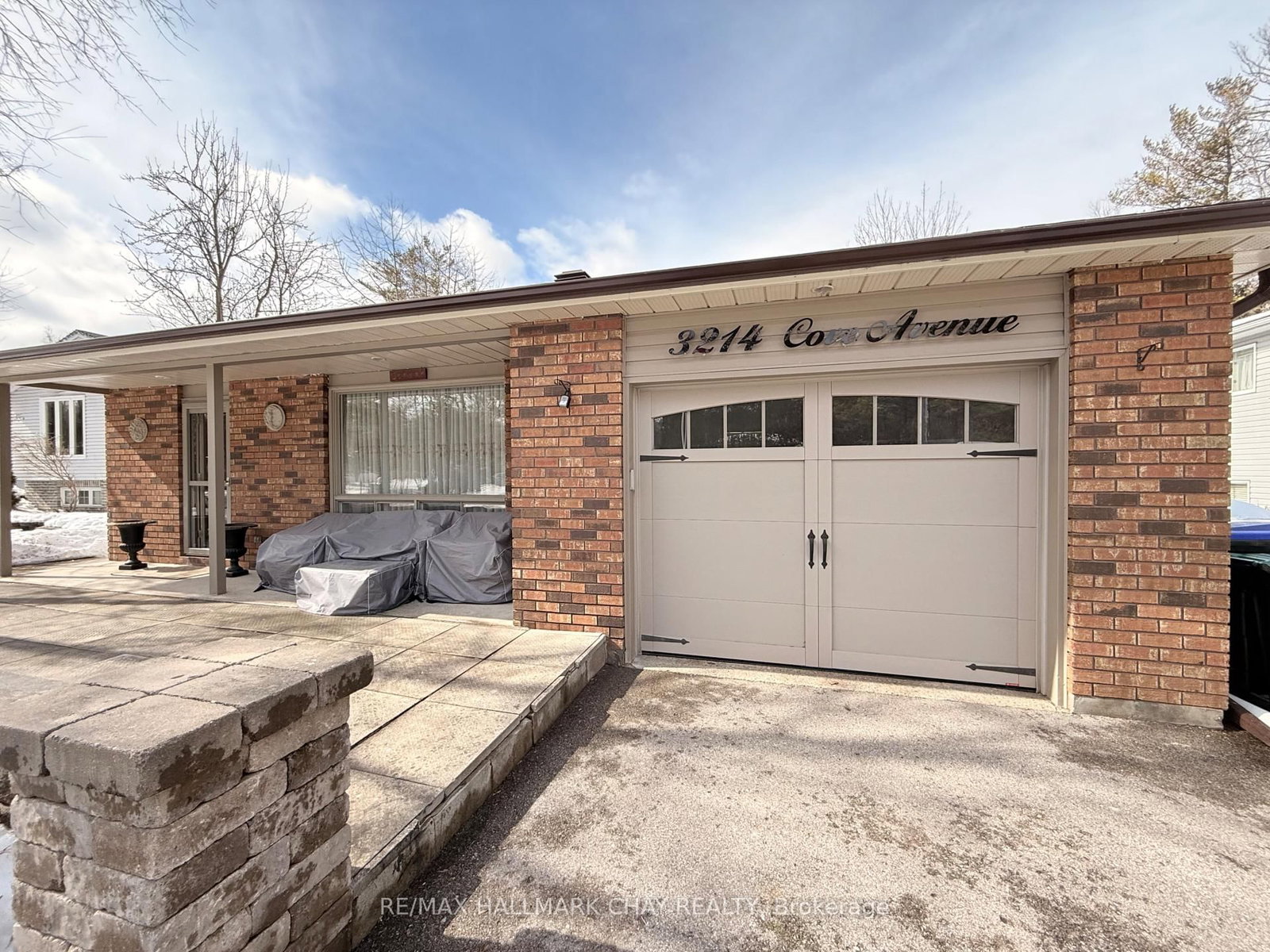 Detached House for sale at 3214 Cove Avenue, Innisfil, Ontario, L9S 2K7 - Rural Innisfil - MLS: N12823980
