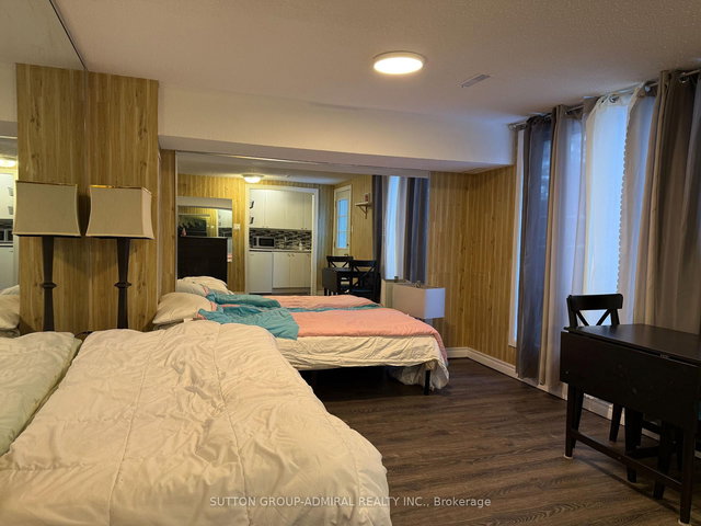 94 (Lower) - 82 Henderson Drive