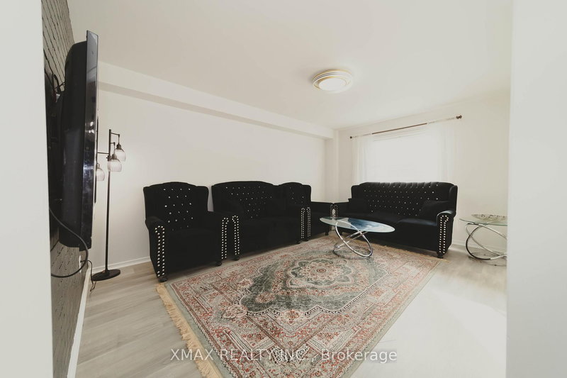 236 Flagstone Way, Newmarket, L3X 2Y2 | Image 2