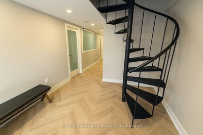 16 - 250 Regina Rd | Vaughan | Image