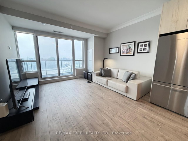 2005 - 8 Water Walk Drive