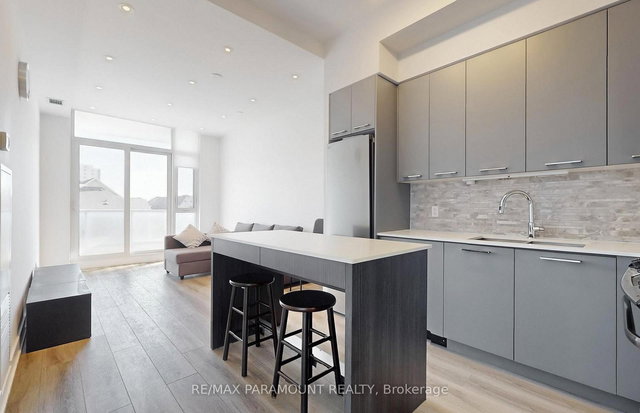 327 - 9471 Yonge Street