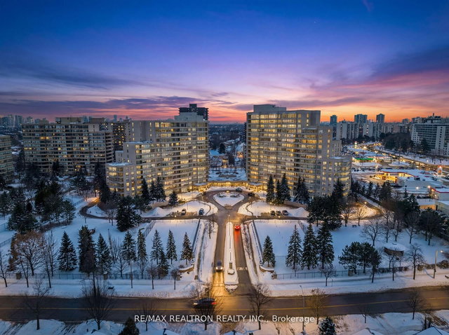 1112 - 7 Townsgate Drive