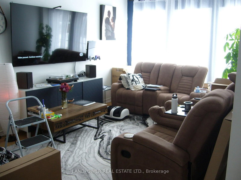 24 Hammersly Blvd, Markham, L6E 0H6 | Image 3