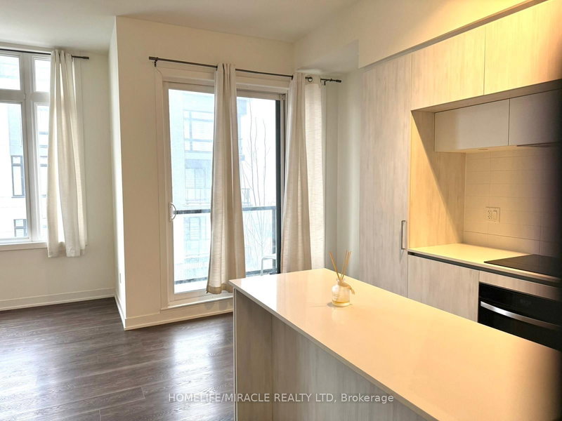 924 - 2 Steckley House Lane, Richmond Hill, L4S 0N4 | Image 3