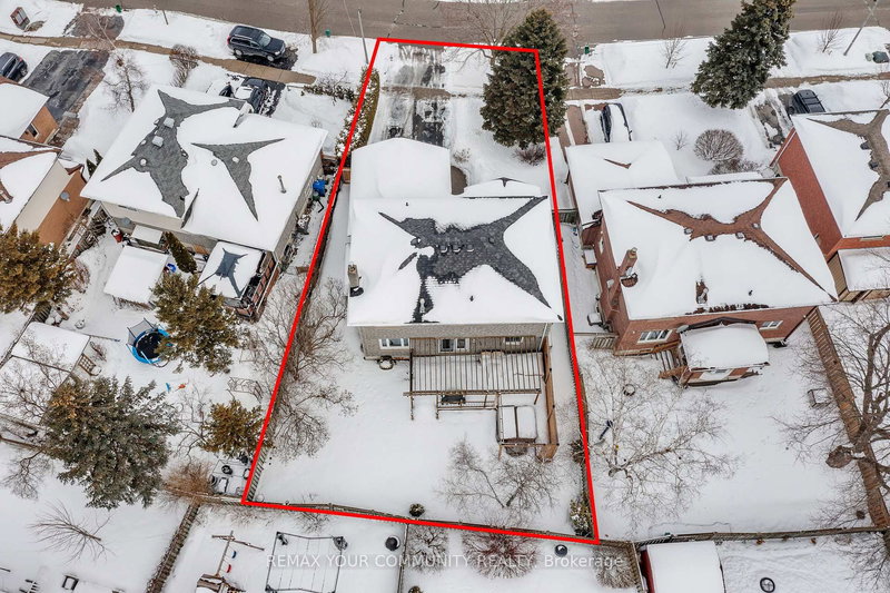 28 Camrose Dr, Georgina, L4P 3L6 | Image 2