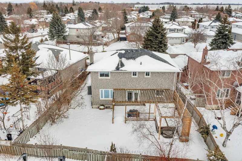 28 Camrose Dr, Georgina, L4P 3L6 | Image 3