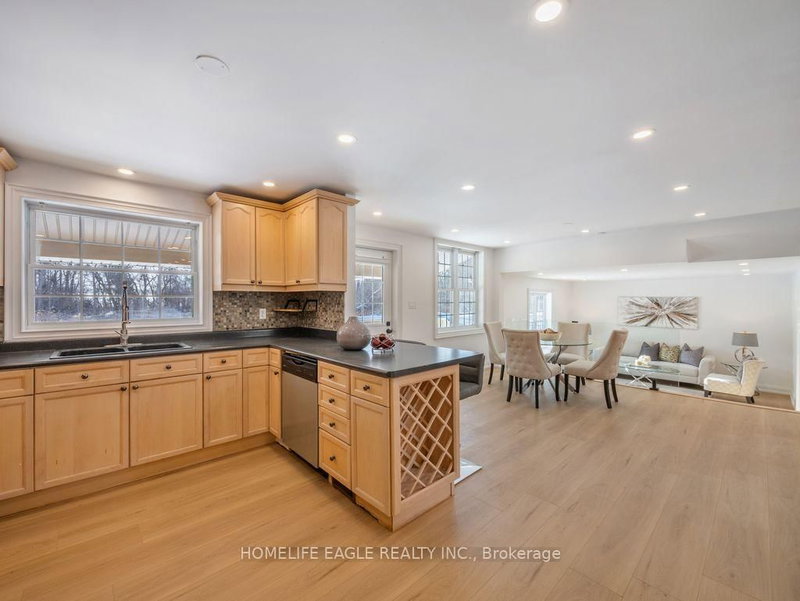 4566 Lloydtown-Aurora Rd, King, L7B 0E3 | Image 3