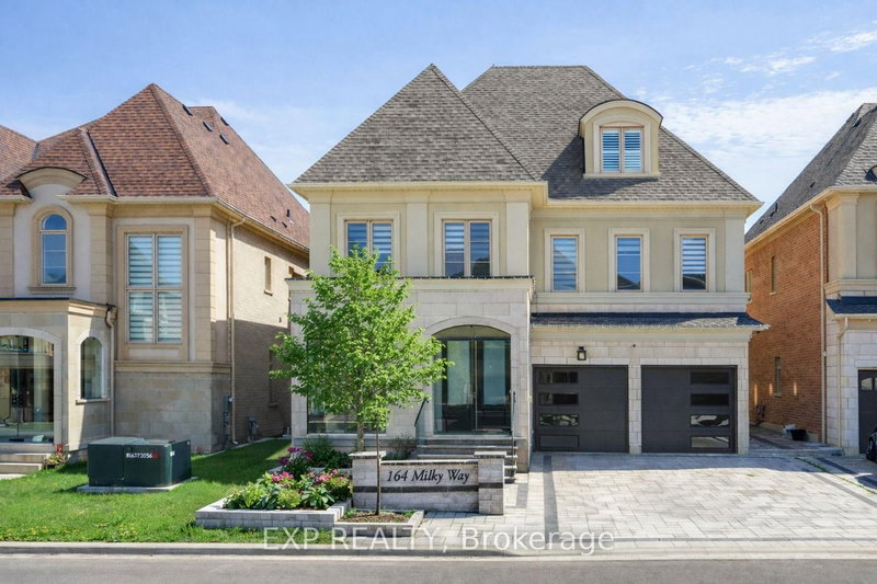 164 Milky Way Dr, Richmond Hill, L4C 4Y3 | Image 2