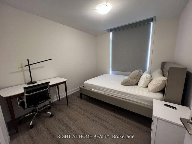 16 - 12868 Yonge Street W