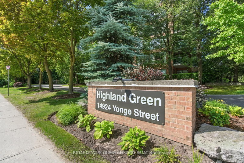 305 - 14924 Yonge St, Aurora, L4G 6H7 | Image 2