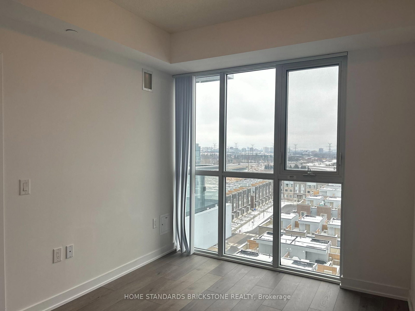 38 Honeycrisp Crescent, Unit 1009 - Photo 11