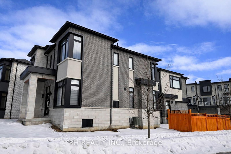 29 Golden Fern St, Markham, L6B 0V3 | Image 2