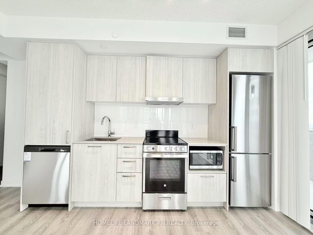 3715 - 195 Commerce Street