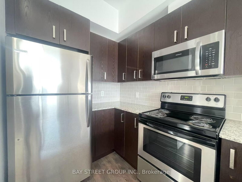 502 - 11611 Yonge St, Richmond Hill, L4E 1G2 | Image 2