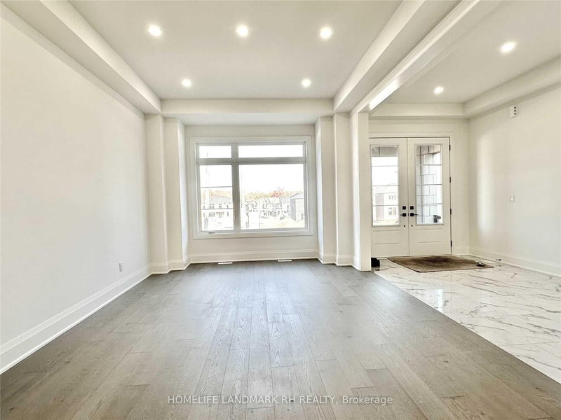 80 Silk Twist Dr, East Gwillimbury, L9N 0W4 | Image 3