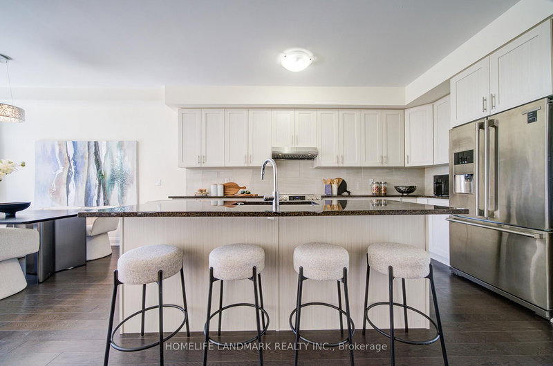 17 Duncombe Lane, Richmond Hill, L4C 1C2 | Image 3