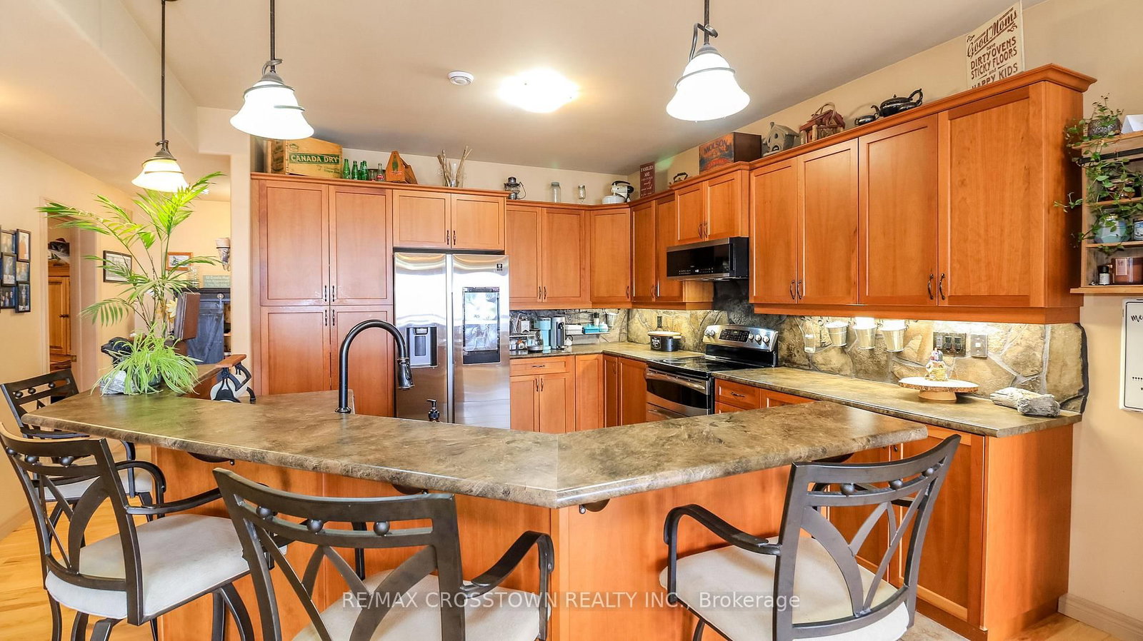 Detached House for sale at 2325 Crystal Beach Road, Innisfil, Ontario, L9S 3W8 - Alcona - MLS: N12831216