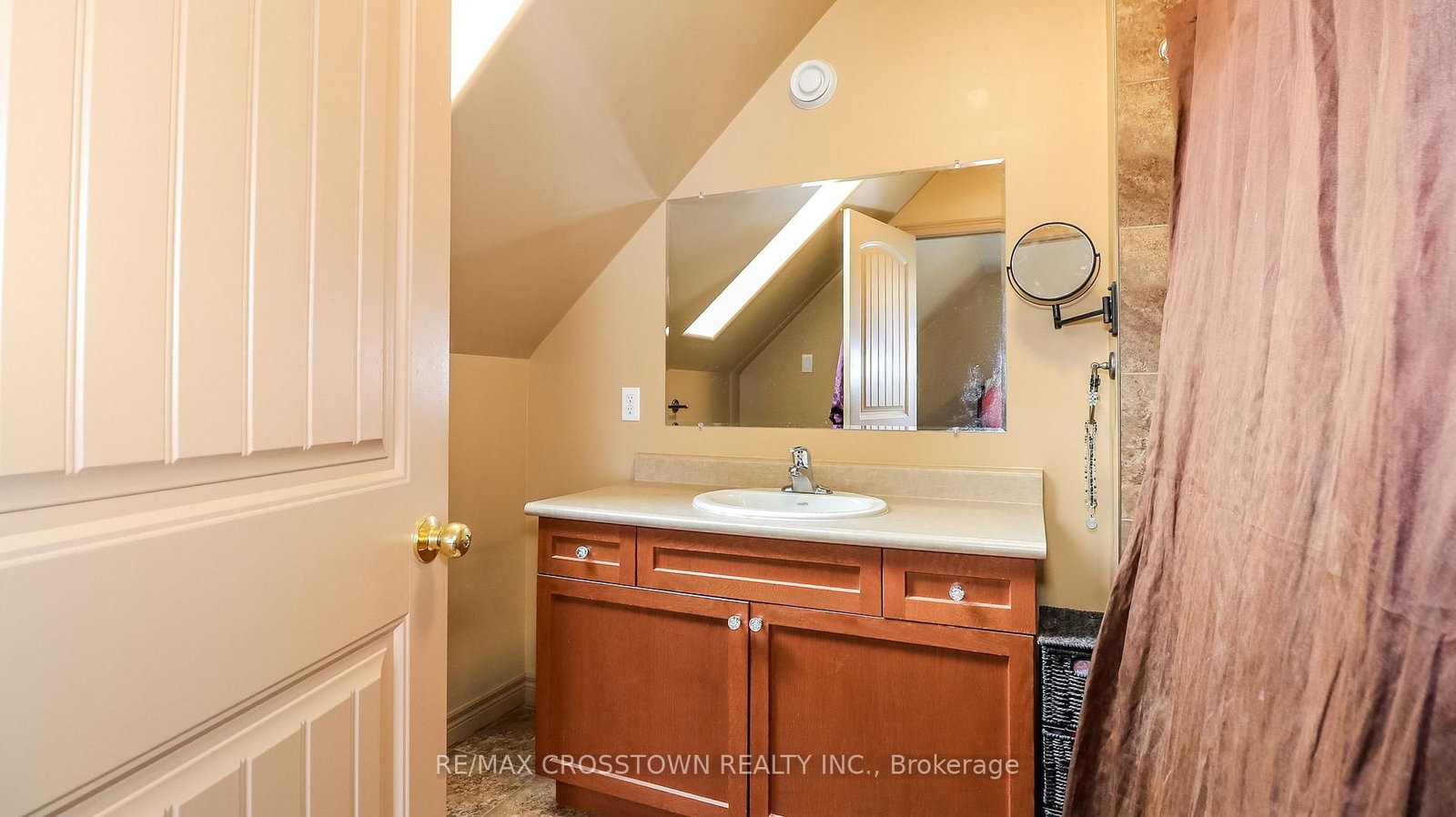 Detached House for sale at 2325 Crystal Beach Road, Innisfil, Ontario, L9S 3W8 - Alcona - MLS: N12831216