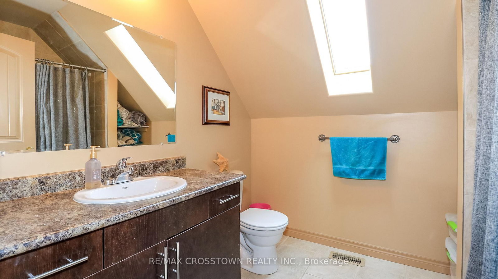 Detached House for sale at 2325 Crystal Beach Road, Innisfil, Ontario, L9S 3W8 - Alcona - MLS: N12831216