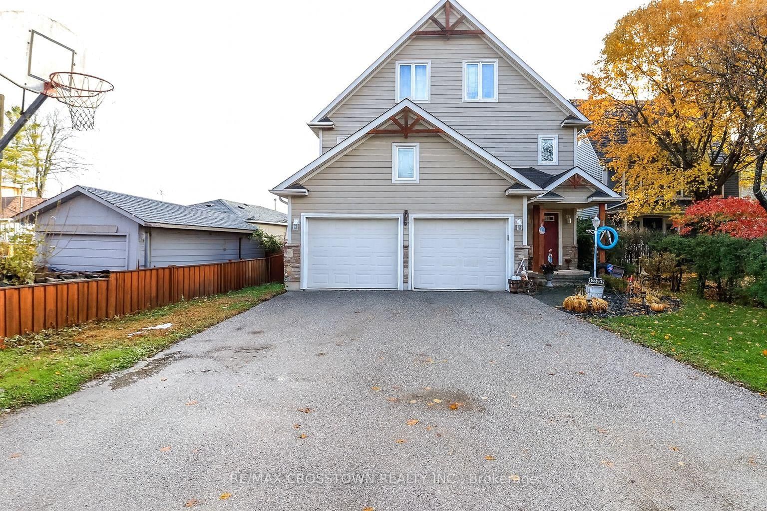 Detached House for sale at 2325 Crystal Beach Road, Innisfil, Ontario, L9S 3W8 - Alcona - MLS: N12831216