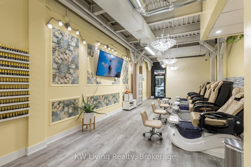 14 - 8740 Jane St, Vaughan, L4K 2M9 | Image 3