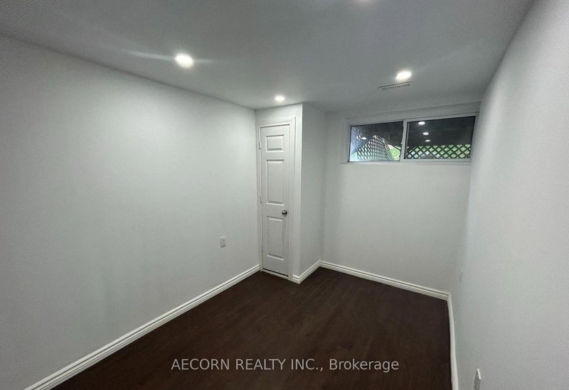 Lower - 411 Sandford St, Newmarket, L3Y 4S5 | Image 3