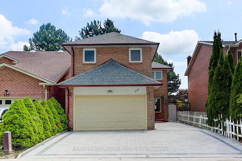 125 Green Bush Cres, Vaughan, L4J 5M3 | Image 2
