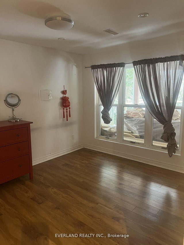 Bsmt - 41 Heatherwood Crescent